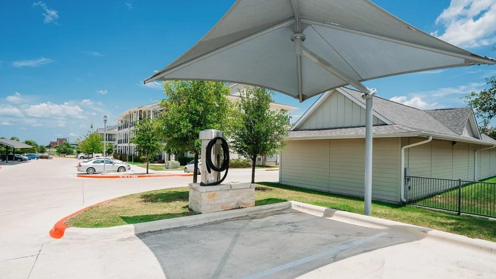 Landing At The Green At Plum Creek - 2 Bedrooms In Kyle Buitenkant foto