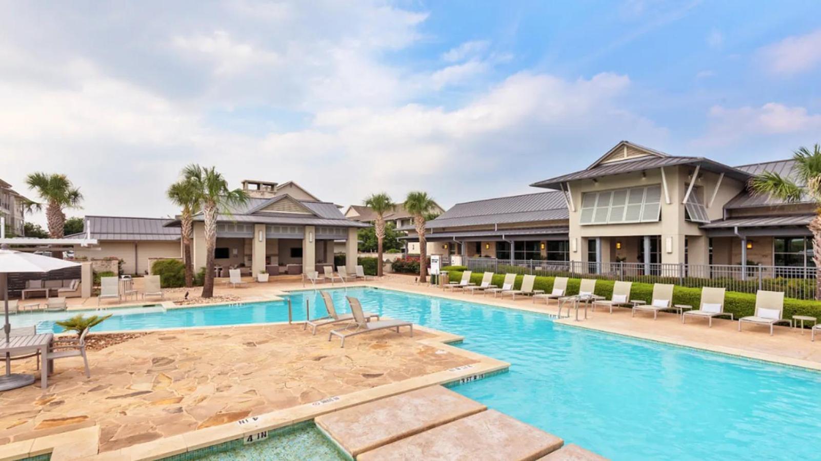 Landing At The Green At Plum Creek - 2 Bedrooms In Kyle Buitenkant foto